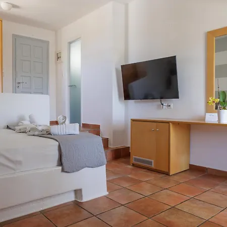 Maryo Village Hotel 4*