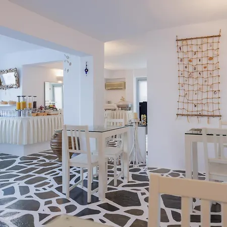 מלון Maryo Village 4*