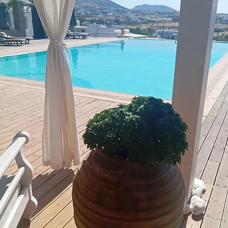 מלון Maryo Village 4*